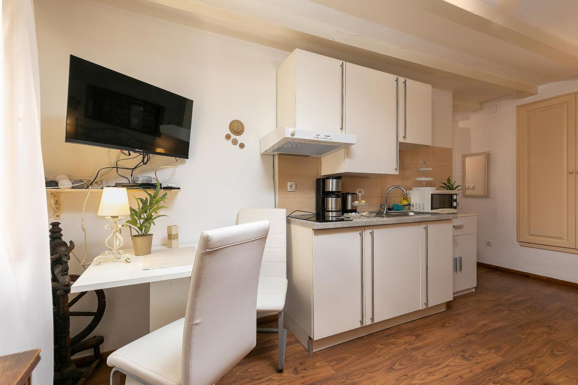 Duplex Apartment Camelia In Charming Old Town Ровин Екстериор снимка