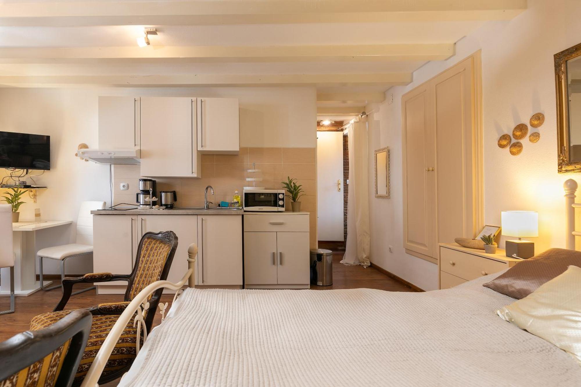 Duplex Apartment Camelia In Charming Old Town Ровин Екстериор снимка
