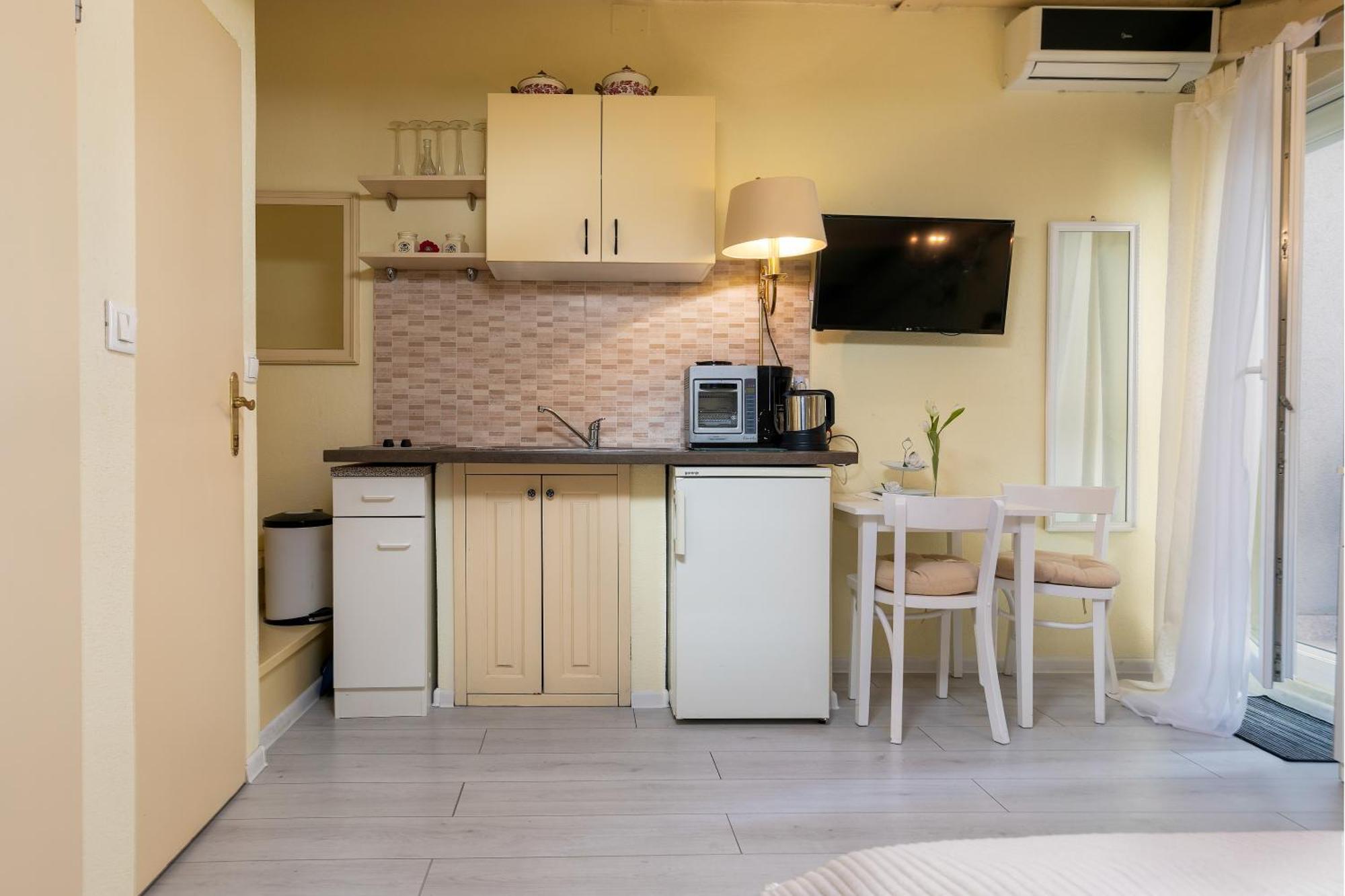 Duplex Apartment Camelia In Charming Old Town Ровин Екстериор снимка