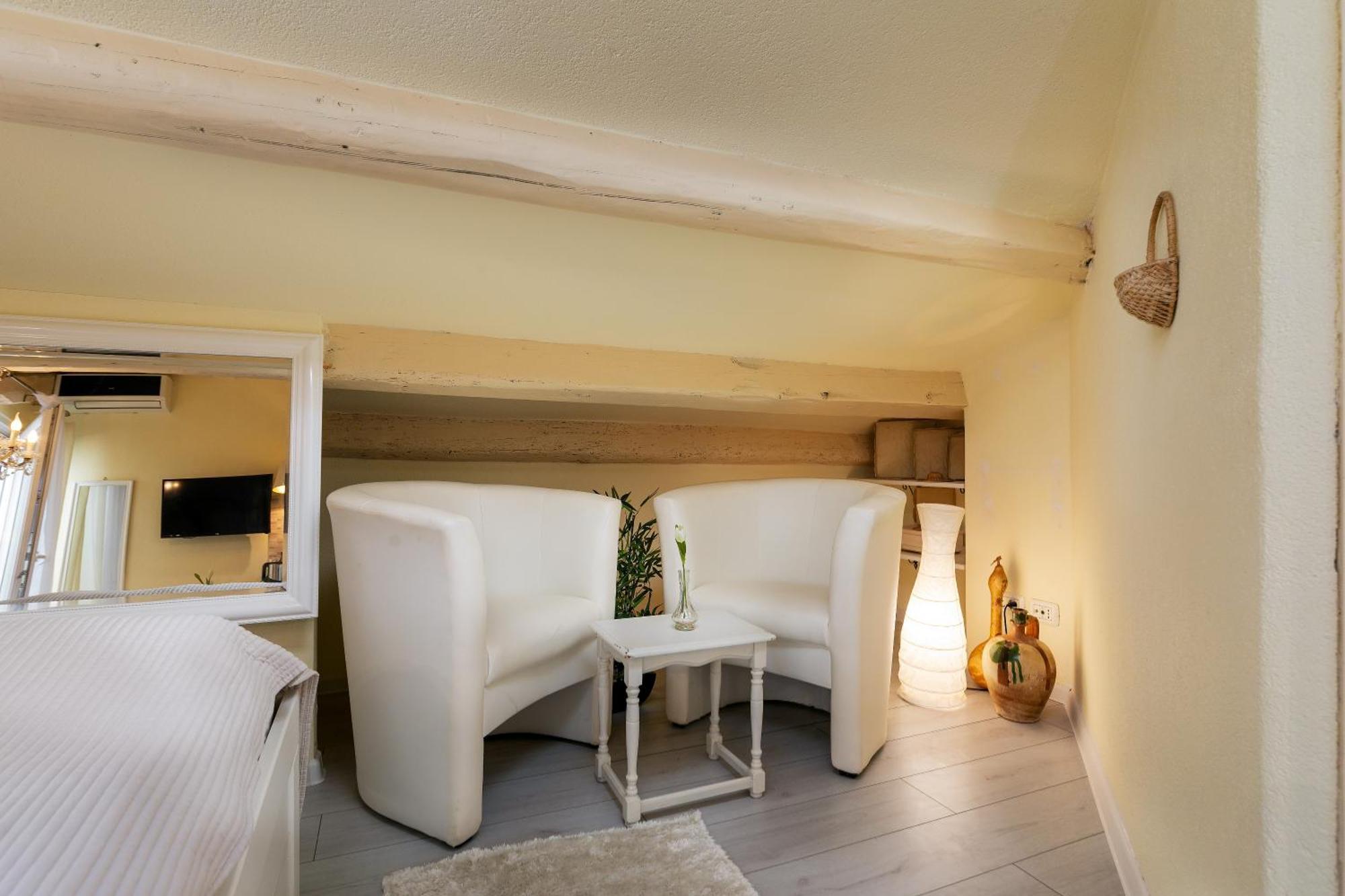Duplex Apartment Camelia In Charming Old Town Ровин Екстериор снимка